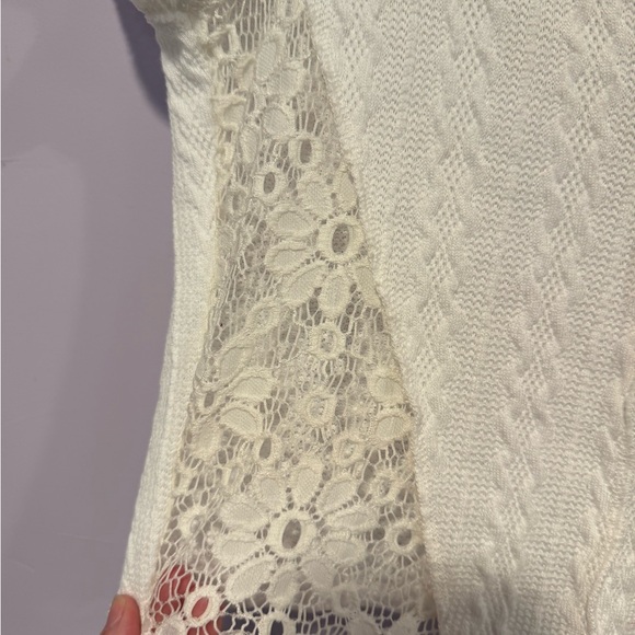 Willow and root white lace and knit short sleeve - Picture 2 of 4